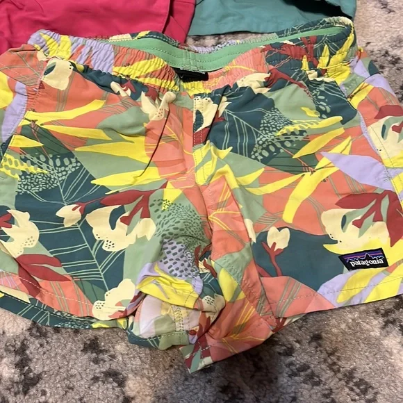 3 Pair Patagonia shorts- Baggies - Picture 2 of 7